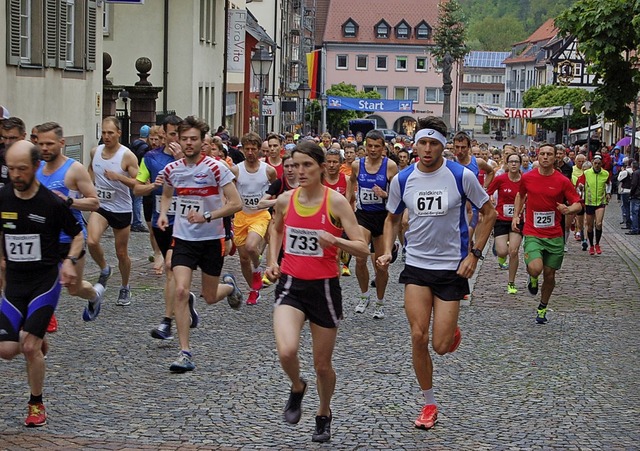 Kandelberglauf 2017: Start auf dem Marktplatz   | Foto: Christian Ringwald