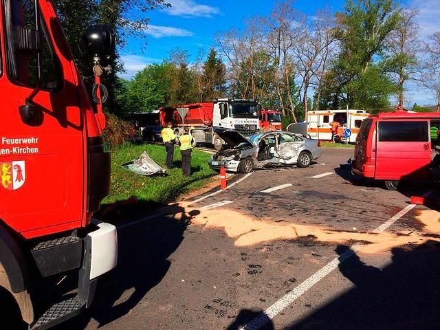 Bei einem Unfall heute Morgen bei Klei...itere Personen wurden schwer verletzt.  | Foto: Nicolas Scherer