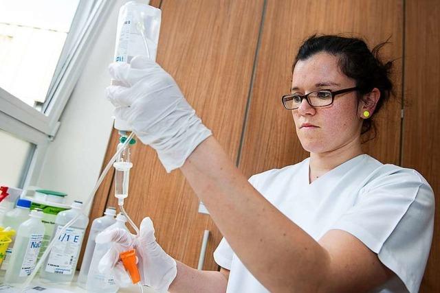 Helios-Kliniken bieten neuen Krankenpflegern 3000 Euro Prämie