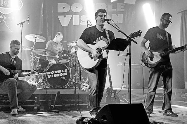 Band Double Vision gibt Konzert im Caf Verkehrt