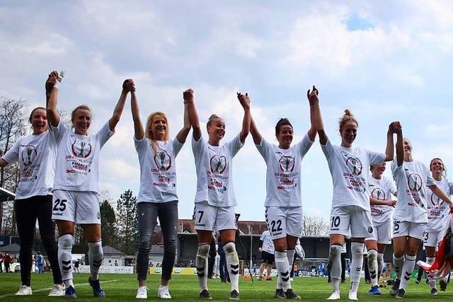 Video: SC-Frauen hoffen gegen VfL Wolfsburg auf ein Wunder