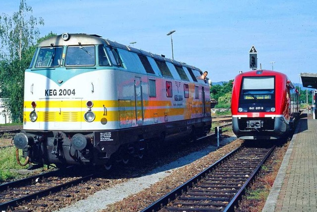 Als seltener Gast kam diese Ost-V 180 ...links) im Jahre 2004 nach Rheinfelden.  | Foto: Rudolf Schulter