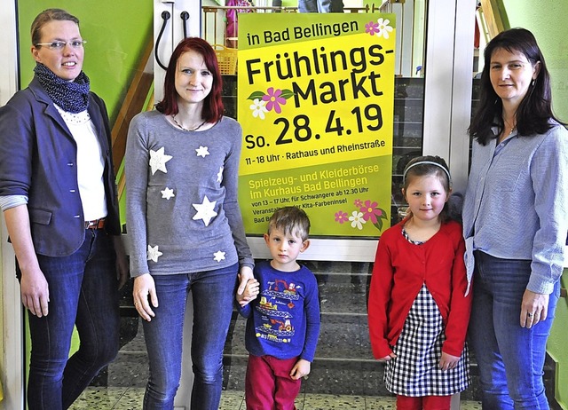 Sie organisieren die erste Spielzeug- ...halter  mit zwei Kindergartenkindern.   | Foto: Jutta Schtz