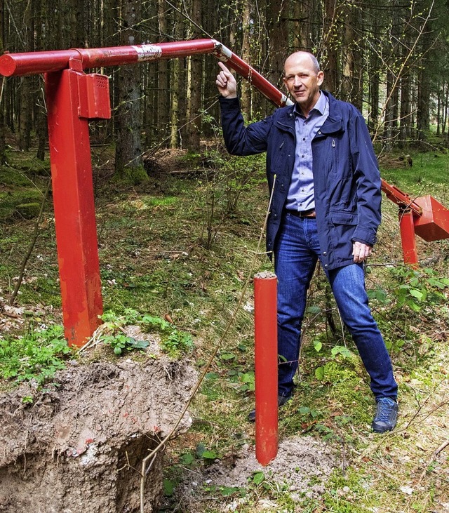 Die Schranke wurde mutwillig zerstrt....at Anzeige gegen Unbekannt erstattet.   | Foto: Dieckmann