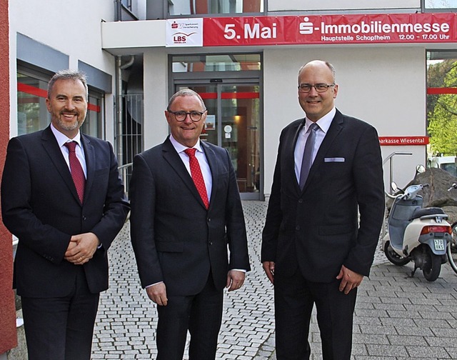 Michael Esser, Lothar Mller und Thoma...bilienmesse in Schopfheim (von links).  | Foto: Monika Weber