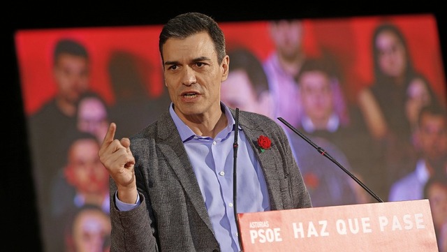 Der Sozialist Pedro Snchez liegt in d... Mehrheit fr ihn ist jedoch ungewiss.  | Foto: dpa/AFP