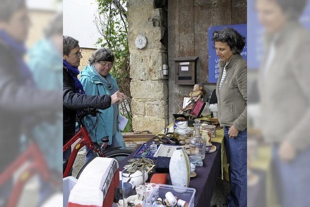 Beim Flohmarkt ein Dorf erleben