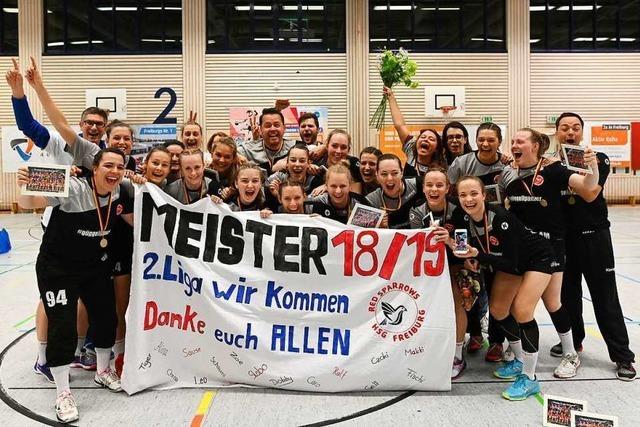 Handballerinnen der HSG Freiburg feiern Meisterschaft und Aufstieg in die Zweite Bundesliga