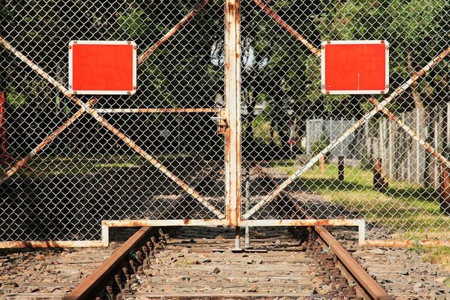 Stillgelegte Gleisanlagen sollen reaktiviert werden. (Symbolbild)  | Foto: dpa