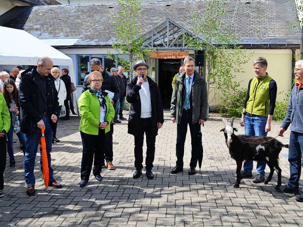 Erffnung mit Freiamts Brgermeisterin Hannelore Reinbold-Mench, Brgermeister Roland Tibi, Landrat Hanno Hurth und „Blacky“ mit Bernhard Disch