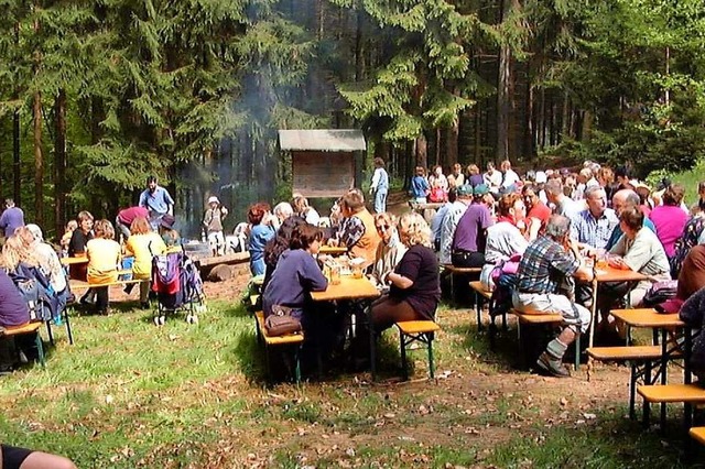 Der Mai ist gekommen, und so sieht ein...ock zu seiner Begrung am 1. Mai aus.  | Foto: bergwacht