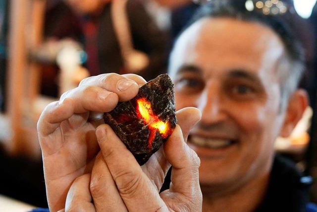 Ein besonders leuchtender Stein von der Mineralienbrse in Lahr-Sulz  | Foto: Heidi Fel