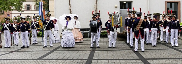 Die Historische Brgerwehr Waldkirch z... der Arbeit&#8220; nicht verschlafen.   | Foto: Fotos: Gabriele Zahn