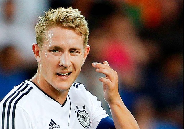 Einst Nationalspieler, nun beim Hamburger SV   suspendiert: Lewis Holtby    | Foto: dpa