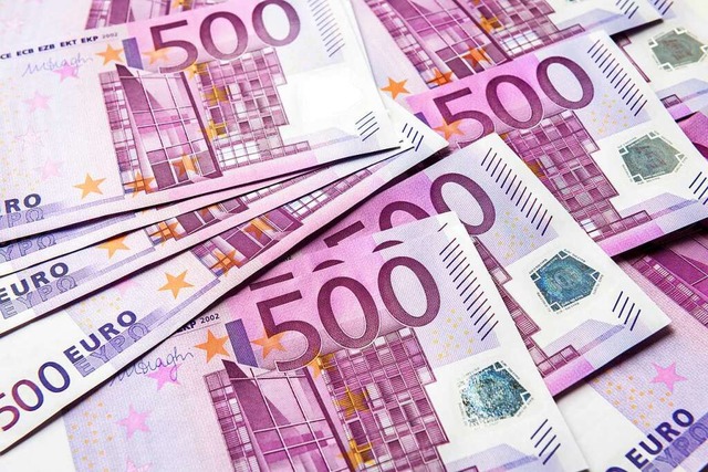 Die 500-Euro-Scheine werden abgeschaff...ei Verbrechern besonders beliebt sind.  | Foto: scaliger  (stock.adobe.com)