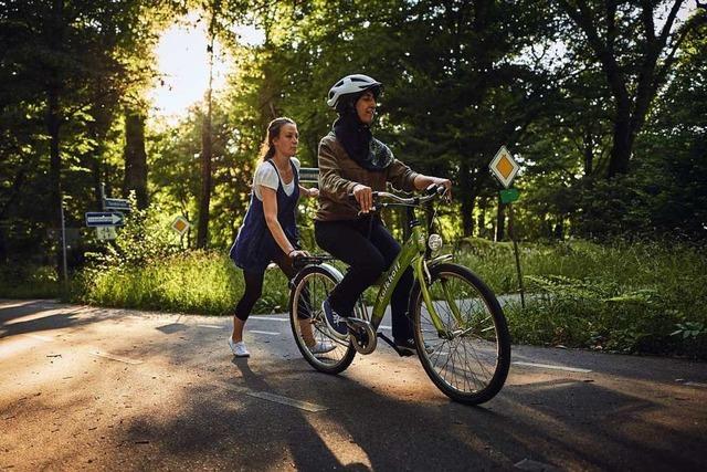 Bike Bridge sucht Trainerinnen, die geflchteten Frauen Radfahren beibringen