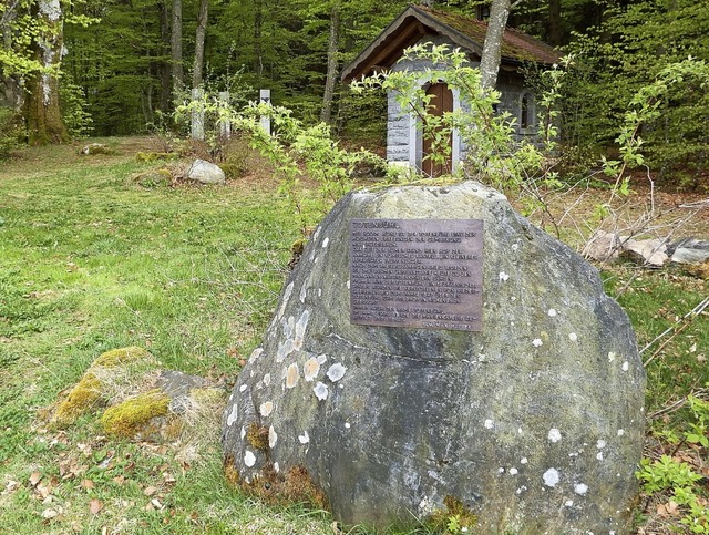 Fr Informationen ber den sagenumwobe...Hintergrund zu sehende Marienkapelle.   | Foto: Wolfgang Adam