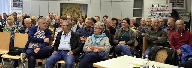 Groes Interesse: Zahlreiche Bhlerinn... der Sitzung des Ortschaftsrates bei.   | Foto: Barbara Puppe