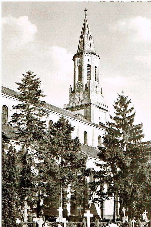 Diese Auenaufnahme der Georgskirche a...zeigt den Blick aus Richtung Friedhof.  | Foto: Archiv St. Georg