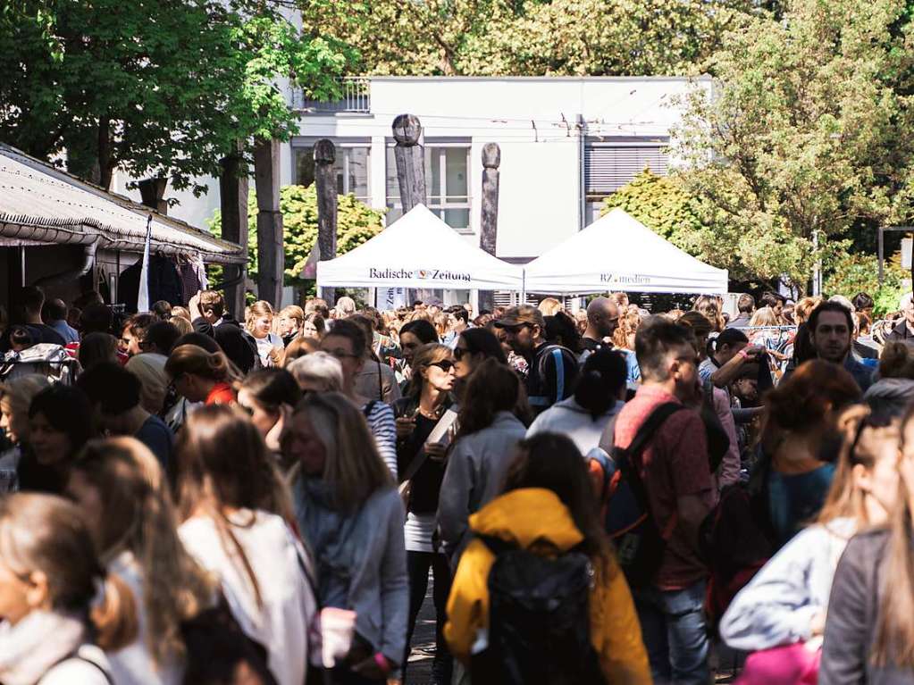 Sonnenschein, Eis und jede Menge Schnppchen: Der Frollein Flohmarkt fand in diesem Jahr im Hof der Fabrik statt.