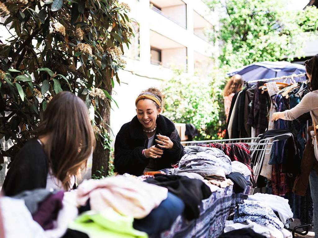 Sonnenschein, Eis und jede Menge Schnppchen: Der Frollein Flohmarkt fand in diesem Jahr im Hof der Fabrik statt.