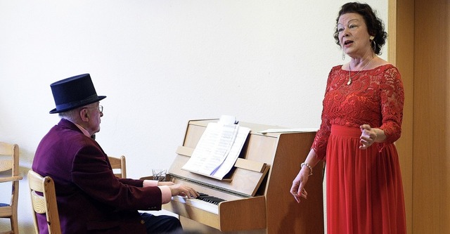 Soubrette Brigitte Niemann und Pianist Gottfried Beck   | Foto: Thomas Kunz