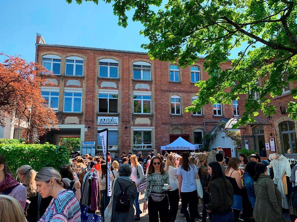 Sonnenschein, Eis und jede Menge Schnppchen: Der Frollein Flohmarkt fand in diesem Jahr im Hof der Fabrik statt.