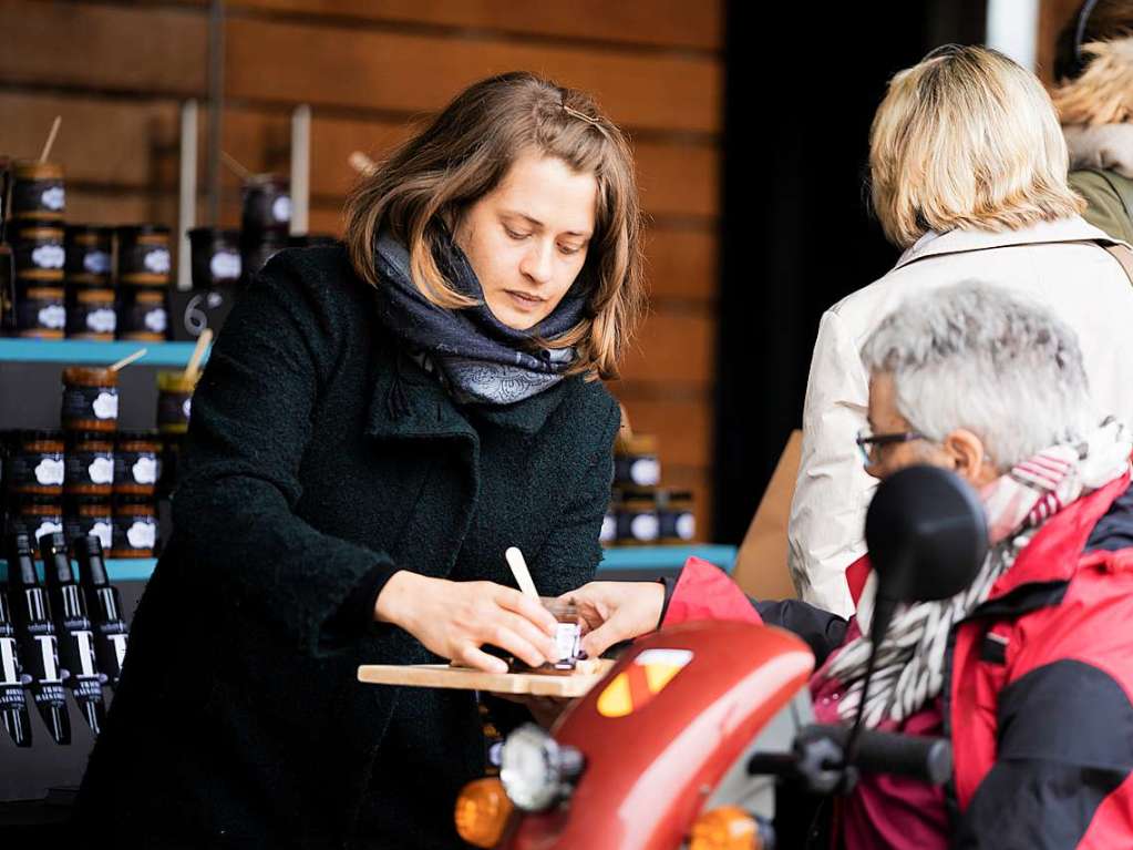 Besucher knnen sich beim Genussmarkt an zwei Tagen durch Kstlichkeiten von 25 Erzeugern probieren und mit den Ausstellern ins Gesprch kommen.