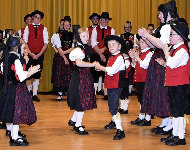 Die Kindertanzgruppe begeisterte das Publikum.  | Foto: Stefan Pichler