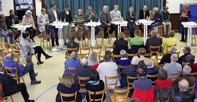 Der Harpolinger Gemeindesaal war am Sa...er Gemeinderatskandidaten reserviert.   | Foto: Gerd Leutenecker
