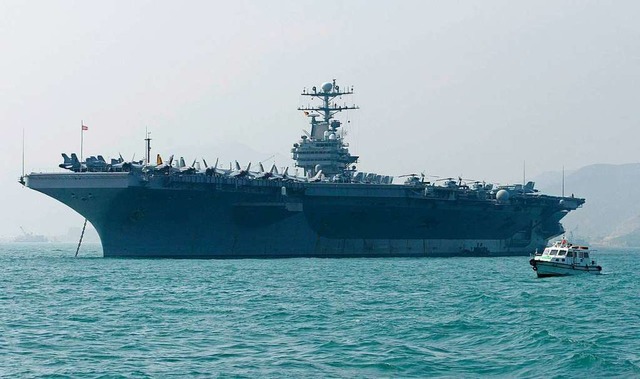 USS Abraham Lincoln in den Gewssern v...ong &#8211; hier auf einem Archivbild.  | Foto: AFP