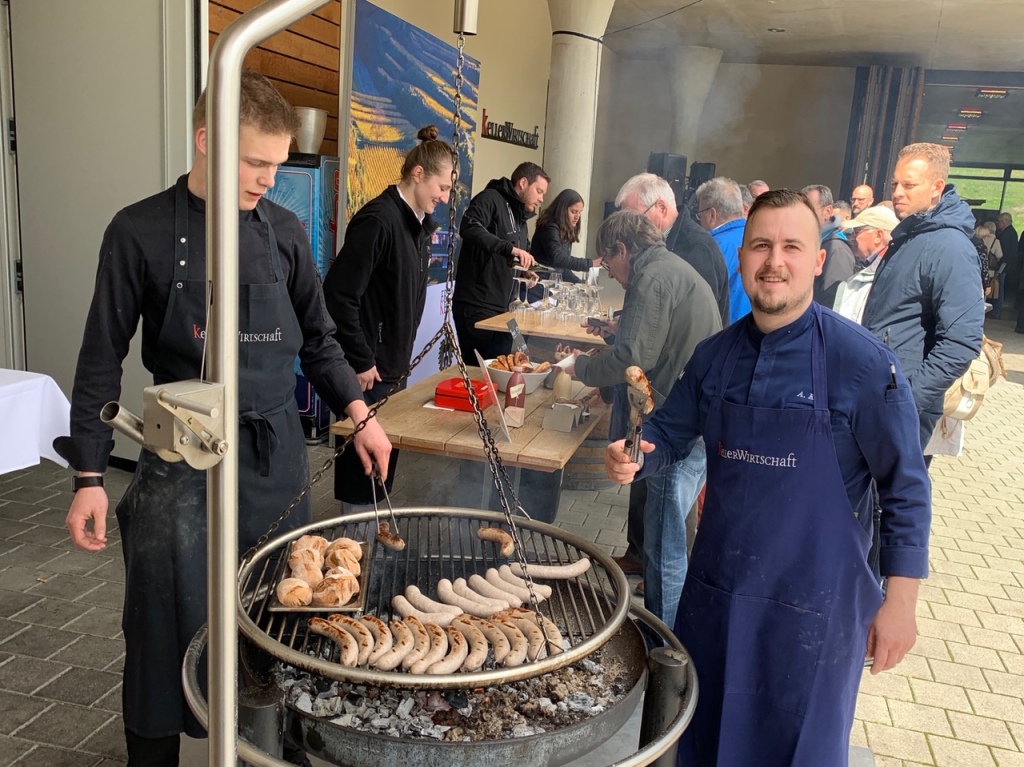 Besucher knnen sich beim Genussmarkt an zwei Tagen durch Kstlichkeiten von 25 Erzeugern probieren und mit den Ausstellern ins Gesprch kommen.