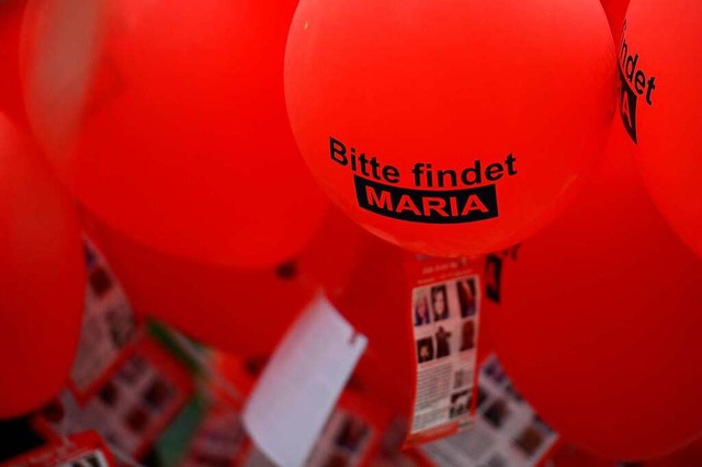 Rote Luftballons sollten 2013 fr Aufm...e die junge Frau nach Freiburg zurck.  | Foto: Ingo Schneider