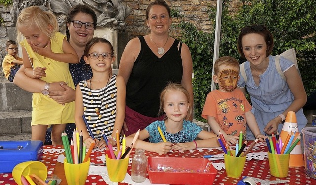 Malen und basteln ist beim Kindertag  ...iengener Kindergartens Schwalbennest.   | Foto: Ursula Freudig