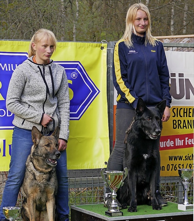 Treppchenfoto: Eike Schrader (rechts) ...salwettbewerb und dritte der Junioren.  | Foto: Eva Korinth