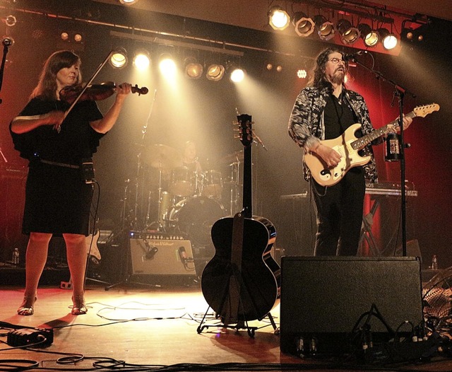 Phil Bates &amp; Band im Endinger Brgerhaus  | Foto: Helmut Hassler