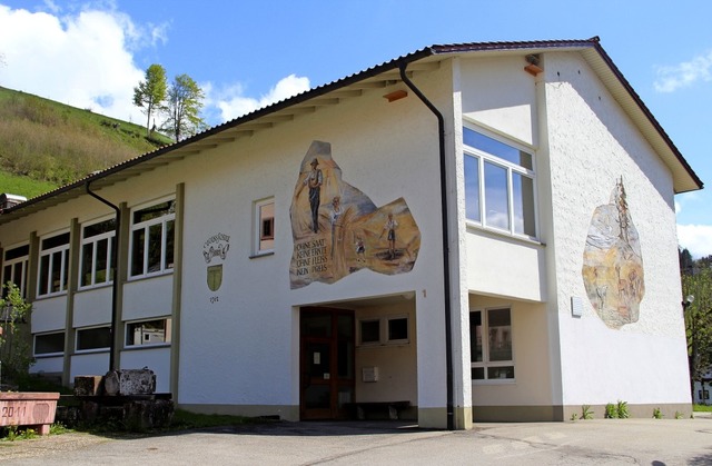 Dorfgemeinschaftshaus Wies mit Schlachthaus  | Foto: Picasa