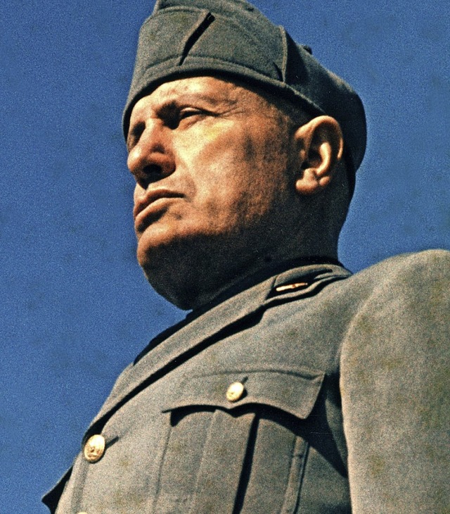 Der faschistische Diktator Mussolini wird in Italien heute noch verehrt.   | Foto: ullstein