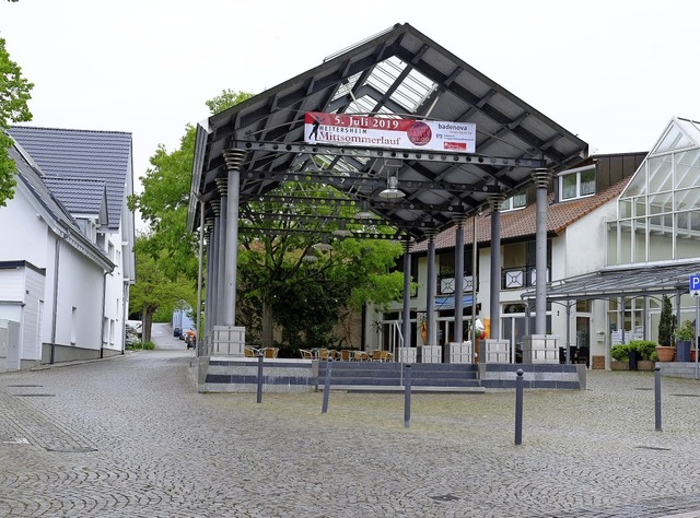 Umstritten: Die Wandelhalle auf dem He...Platz, wodurch dieser zweigeteilt ist.  | Foto: Martin Pfefferle