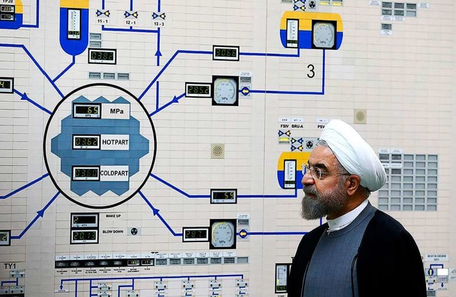 Prsident Hassan Ruhani im Atomkraftwerk von Bushehr  | Foto: AFP