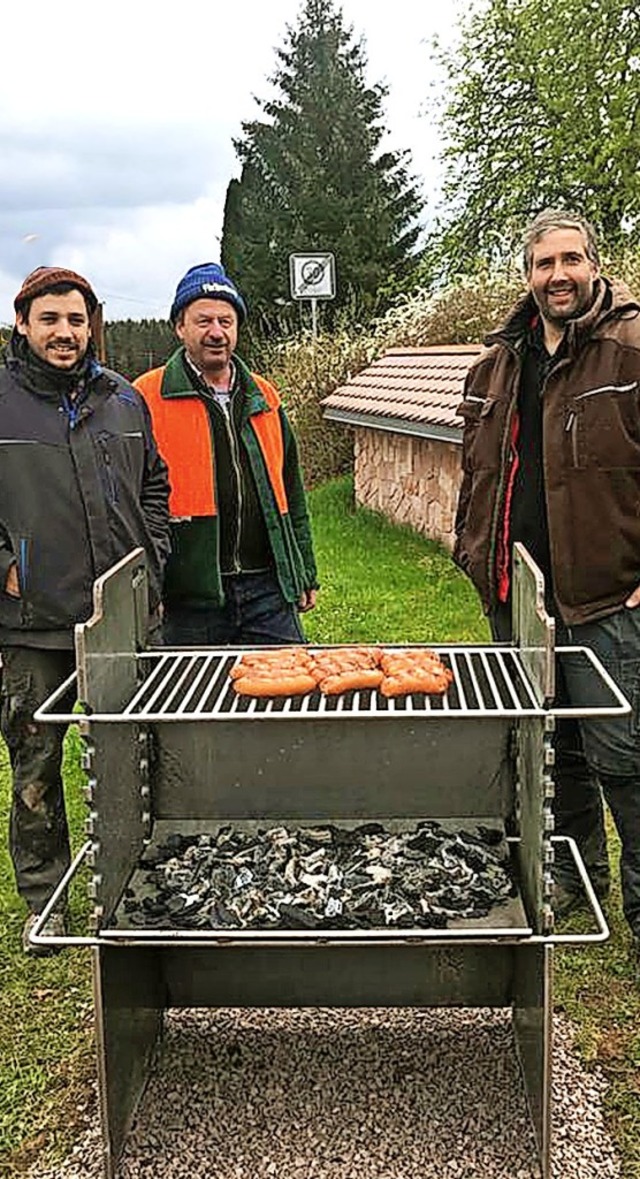 Sie grillten erstmals Wrstle auf dem ...g Schbel und Stadtrat Jrgen Faller.   | Foto: Scheu