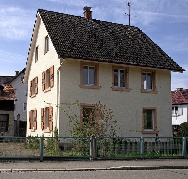 An die Stelle dieses Hauses  soll ein ...nkommensschwache Mieter gebaut werden.  | Foto: Volker Mnch