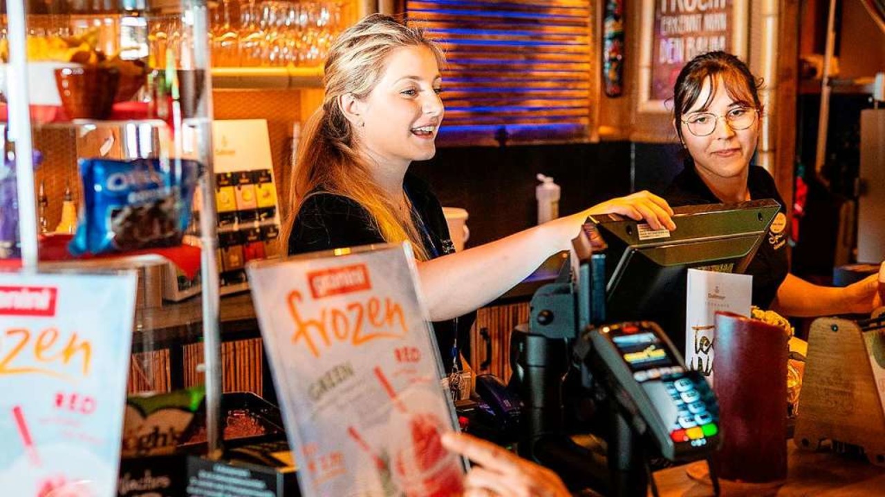 Zum Beispiel in der Gastronomie sucht der Europa-Park noch Verstrkung.  | Foto: Europa-Park Rust