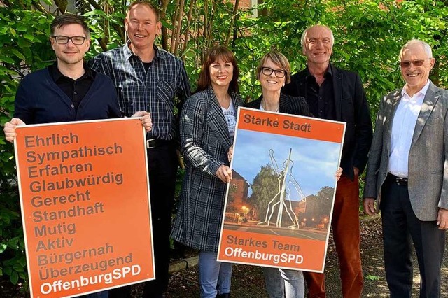 Mit roten Plakaten zieht die SPD in de...und Bertold Thoma diesen Freitag  vor.  | Foto: Helmut Seller