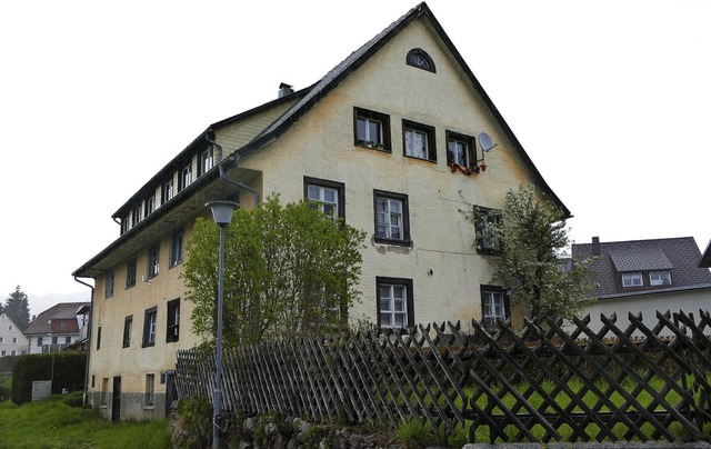 Das Gebude Im Hfle 2 wird von der Ge...bgerissen und der Bauplatz  verkauft.   | Foto: Ralf Morys