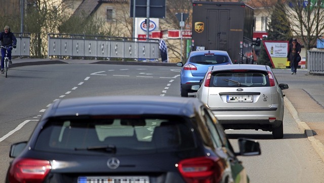 Hauptverkehrsader Hfinger Strae. Hie...zept in die richtigen Bahnen lenken.    | Foto: Guy Simon