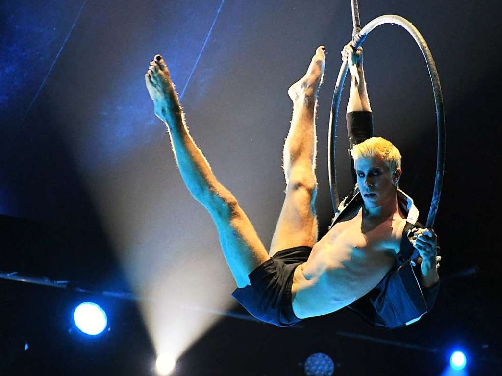 Matthew Casey (USA) am Aerial Hoop