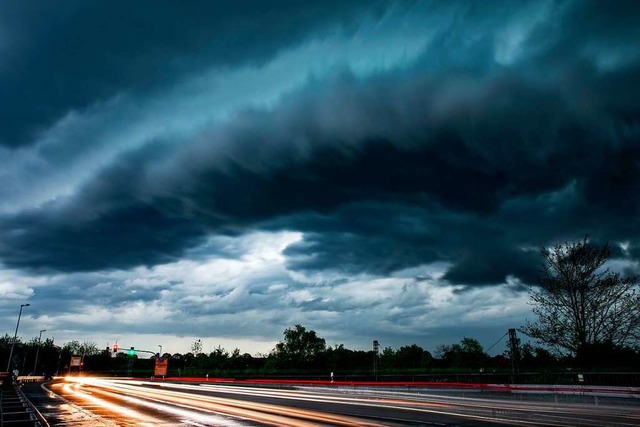 Gewitterwolken: Hchste Zeit fr den Hagelflieger aufzusteigen?  | Foto: Marcel Kusch