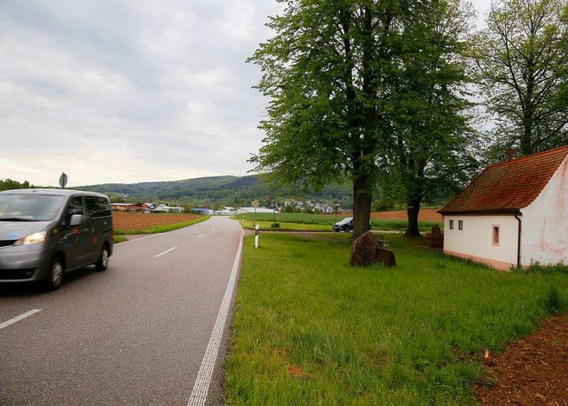 Die St. Anna-Kapelle (rechts) wird End... von Mnchweier nach Broggingen  sein.  | Foto: Sandra Decoux-Kone