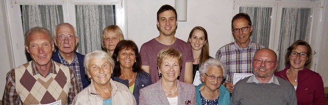 Treue Mitglieder des Turnvereins Neust... Mutter, Georg Wirth und Martina Weis.  | Foto: Eva Korinth